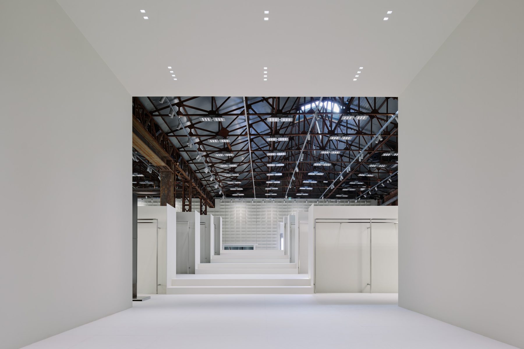 Musinsa Seongsu white volume under truss
