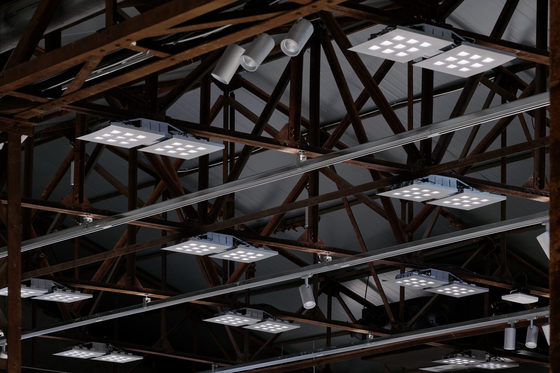 Musinsa Seongsu lighting detail